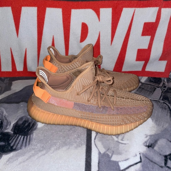 Yeezy 350 - Picture 2 of 7